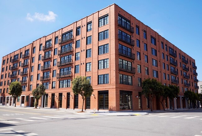 Building Photo - The Madelon