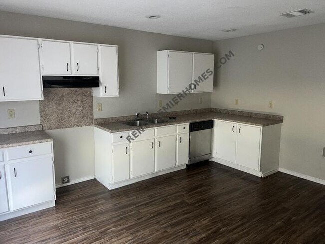 Building Photo - 3238 Bear Springs Dr