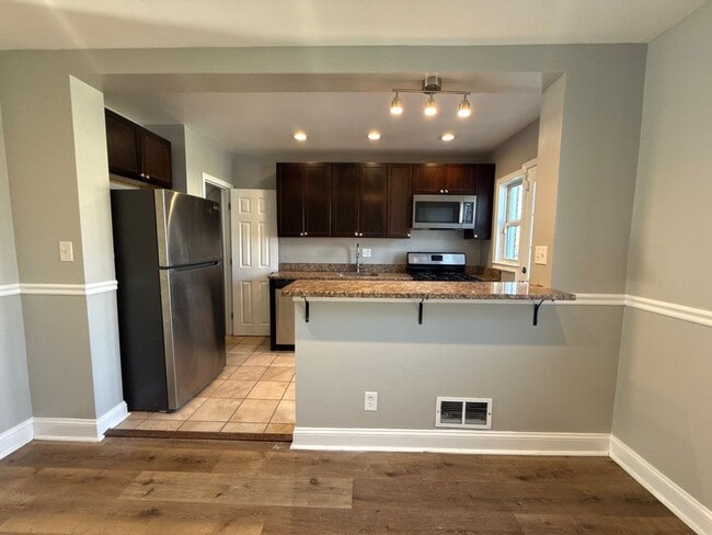 Foto del edificio - Three-Bedroom Home In Essex