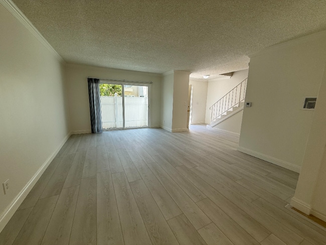 Foto del edificio - 5480 Aurora Dr