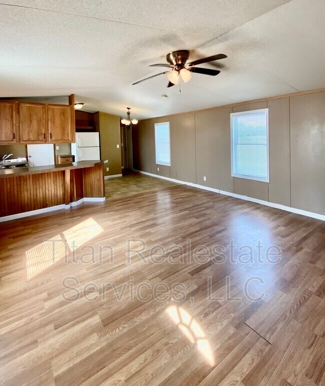 Building Photo - 1050 Osage Trail