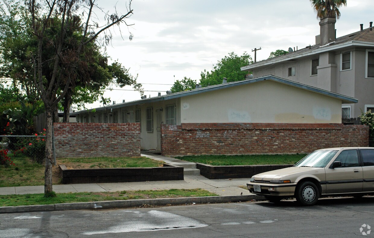 Primary Photo - 360 N Calaveras St
