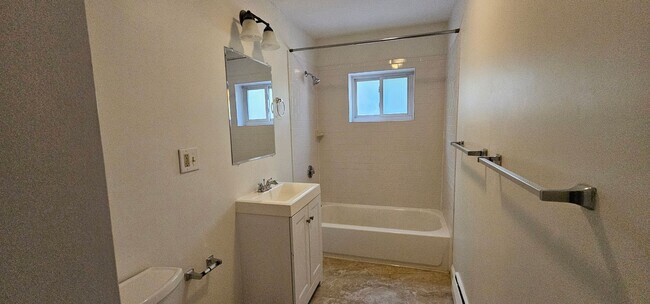 Building Photo - Just Renovated 2Bed Avail for Now, July, o...