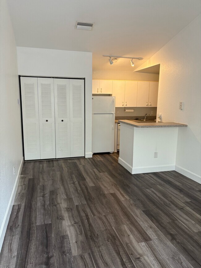 Foto del edificio - 6316 Raleigh St