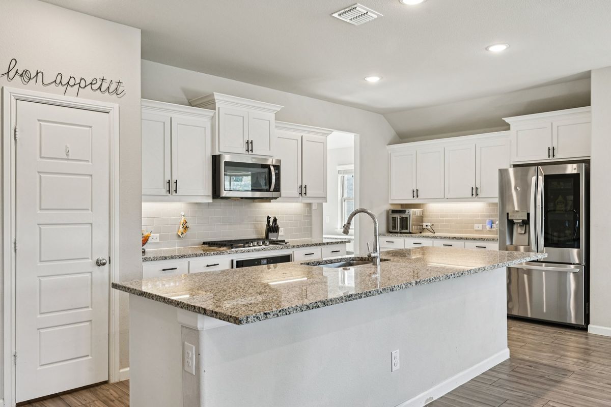 Foto del edificio - 312 Scenic Point Dr