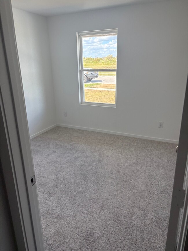 Building Photo - 112 Meadowbrook Dr