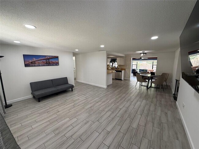 Building Photo - 4039 Velarde Ln