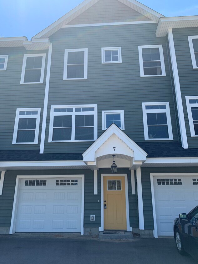 12 Kayak Way, Boscawen, NH 03303 Apartments in Boscawen, NH