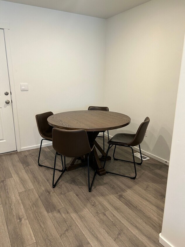 Building Photo - 8714 W Cordero Dr