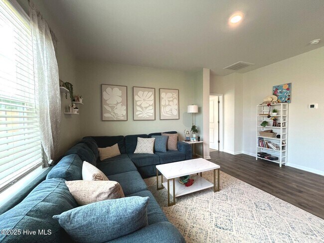 Foto del edificio - 1024 Shoreline Dr