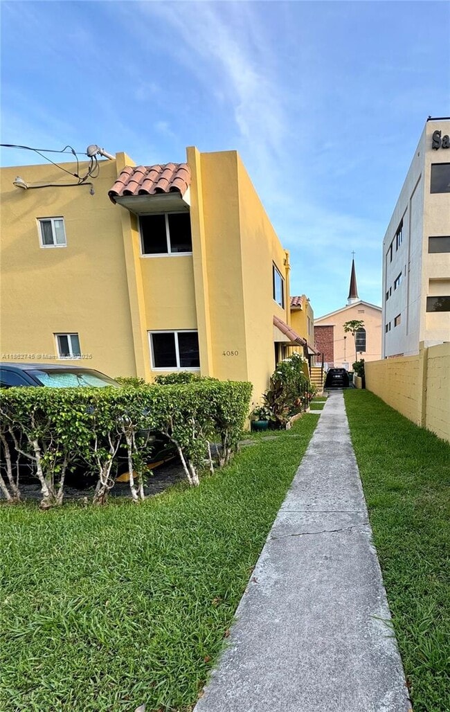 Foto del edificio - 4080 SW 2nd Terrace