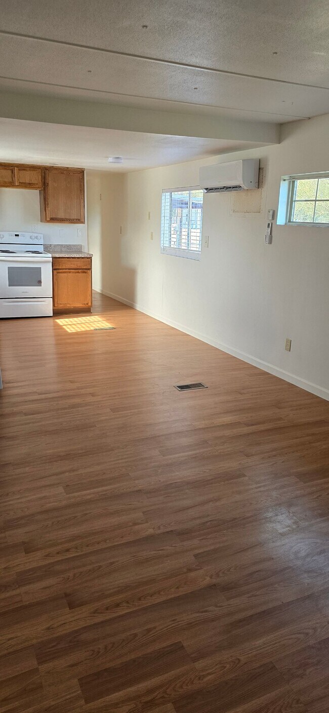 Building Photo - 684 W Cottontail Trail
