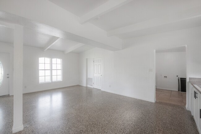 Foto del edificio - 2026 Windsor Way