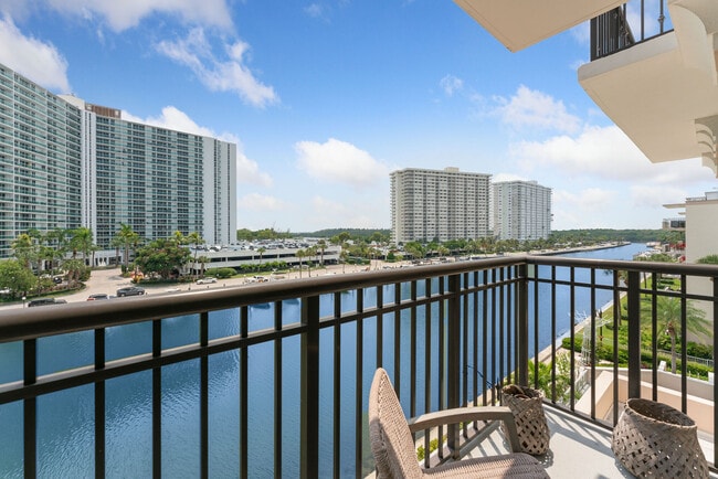 Building Photo - Marina del Sol