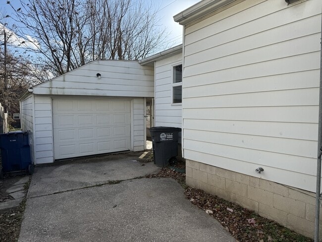 Building Photo - 1117 Clymena St