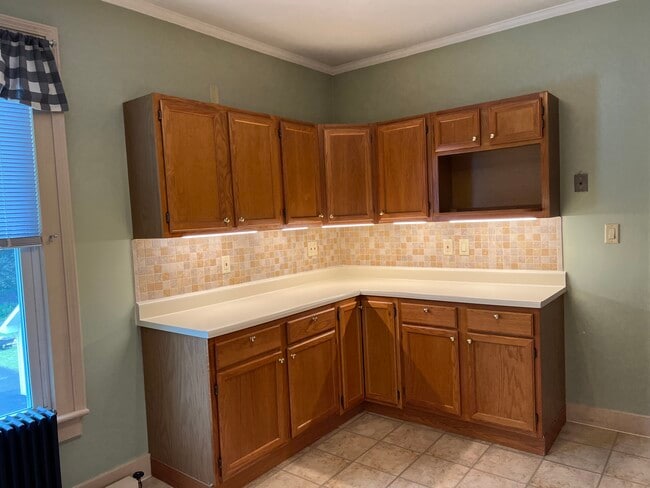 Building Photo - 121 Saratoga Ave