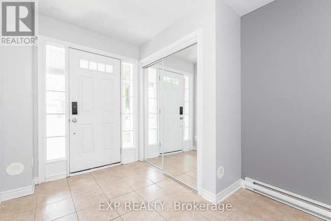 Building Photo - 960 Messor Cres