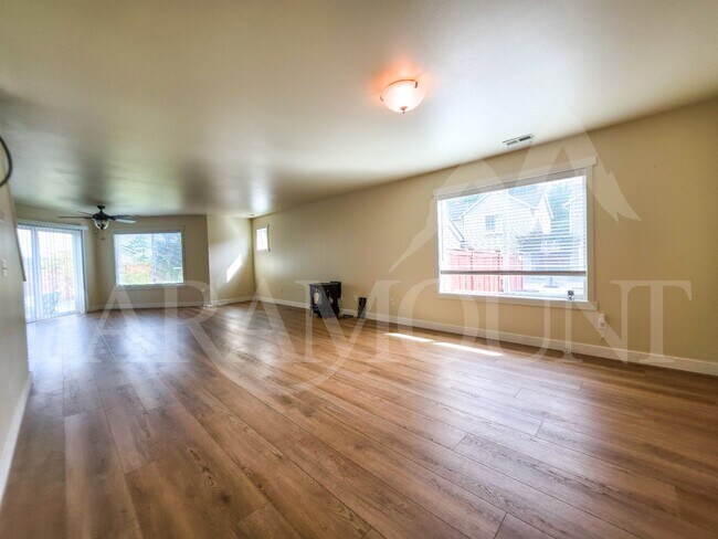 Foto del edificio - 2163 SW Warbler Way