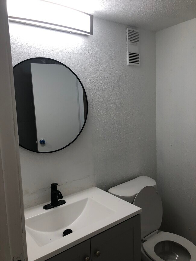 Foto del edificio - 15115 Mesa Dr
