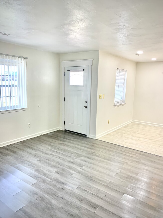 Building Photo - 6037 Old College Dr