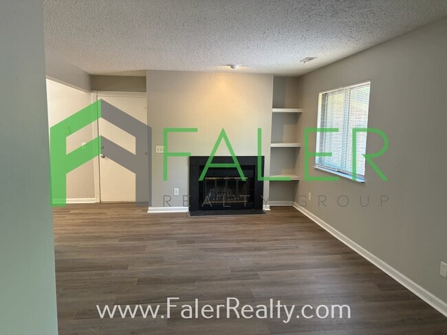 Building Photo - Spacious 2nd Floor Condo