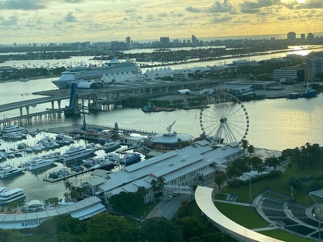 Building Photo - 253 NE 2nd St