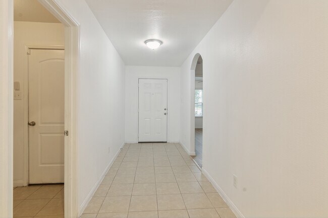 Foto del edificio - 5103 Cottage Creek Ln