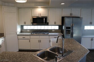 Building Photo - 3733 Deer Flats St