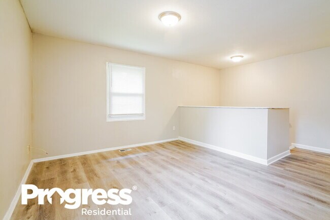 Building Photo - 986 Vinton Woods Dr