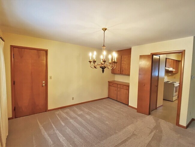 Building Photo - 4315 James Dr