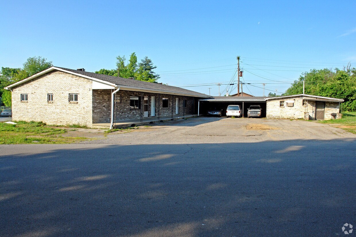 Building Photo - 217-229 Defoe Cir