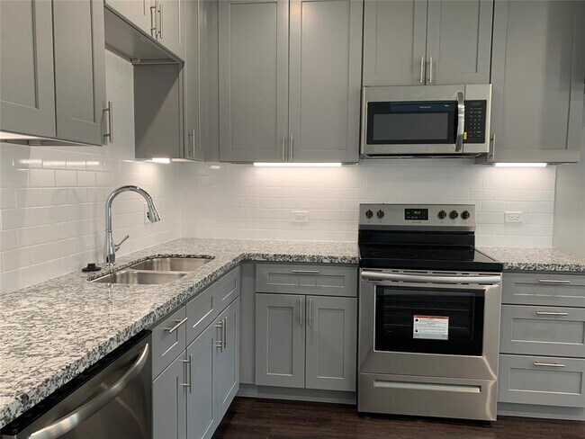 Building Photo - 4939 Ambient Dr