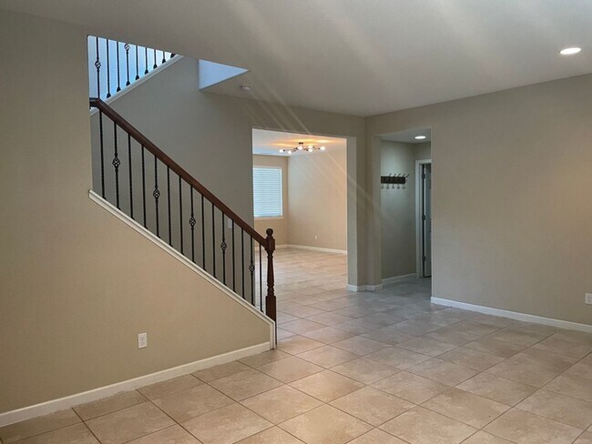 Foto del edificio - Beautiful Damonte Ranch Three Bedroom T...