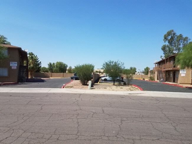 Building Photo - 7602 W Palmaire Ave