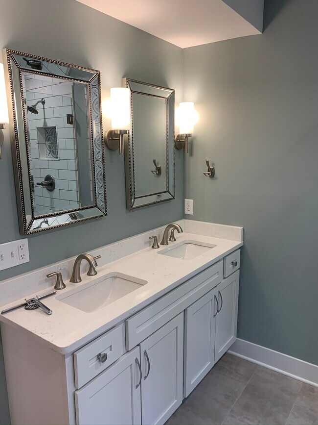 7538 Buckingham Dr Unit 2w, Clayton, MO 63105 Apartments in Clayton