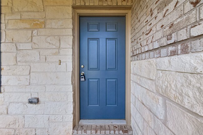 Foto del edificio - 338 Shady Cedar Hl Ln