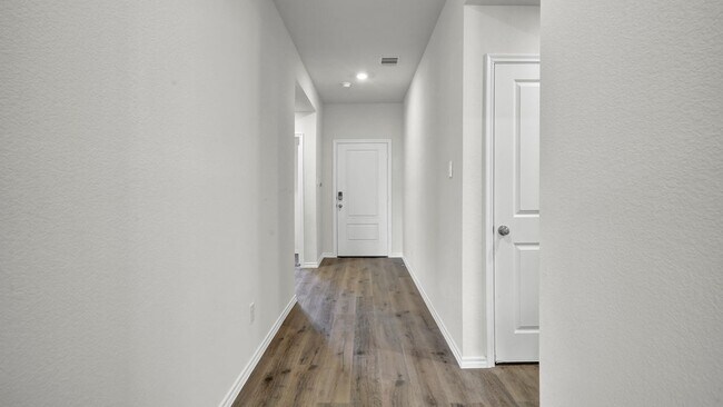 Foto del edificio - 220 Greenshade Ln