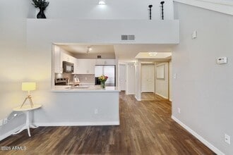 Building Photo - 1025 E Highland Ave
