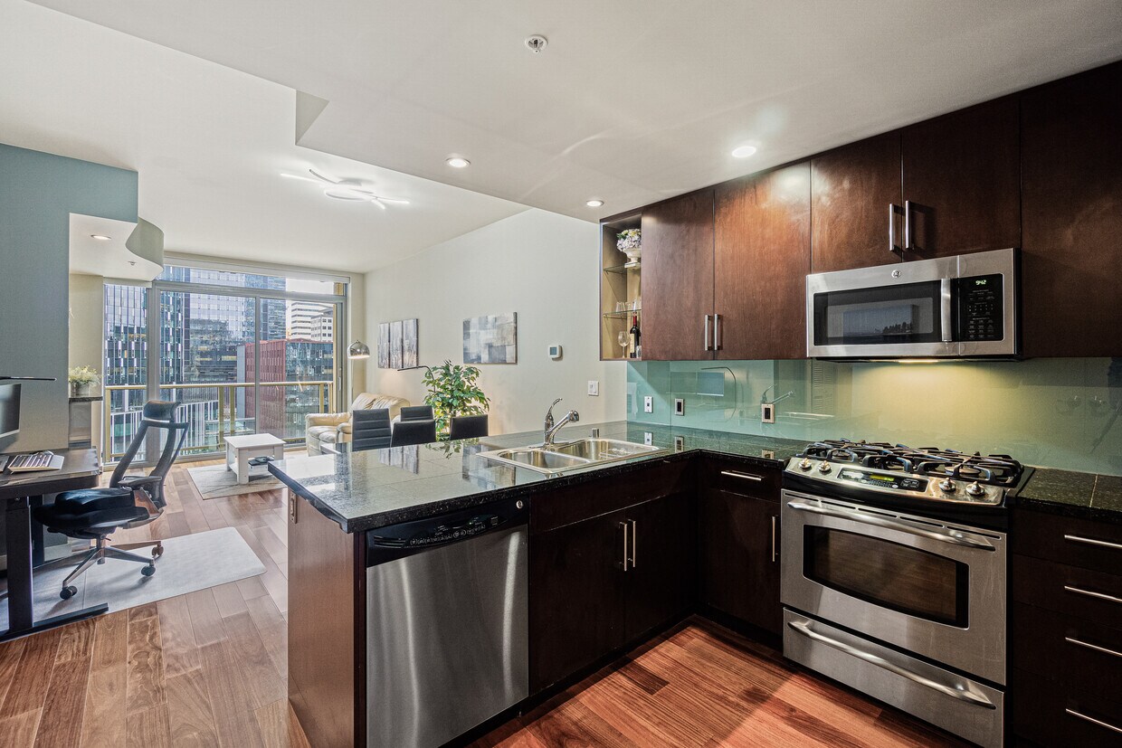 Foto principal - 900 Lenora St