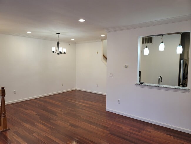 Building Photo - 14 McMartin Ct