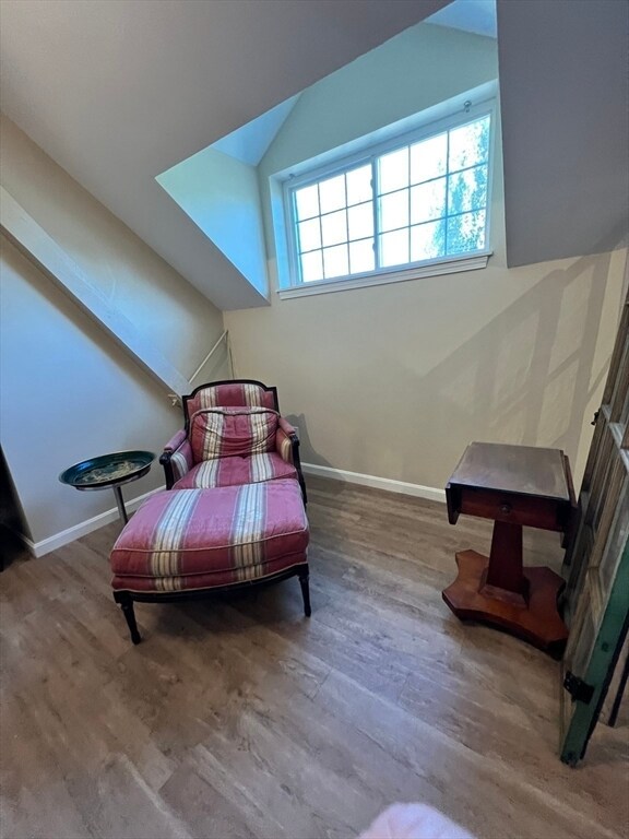 Foto del edificio - 54 Longmeadow Rd