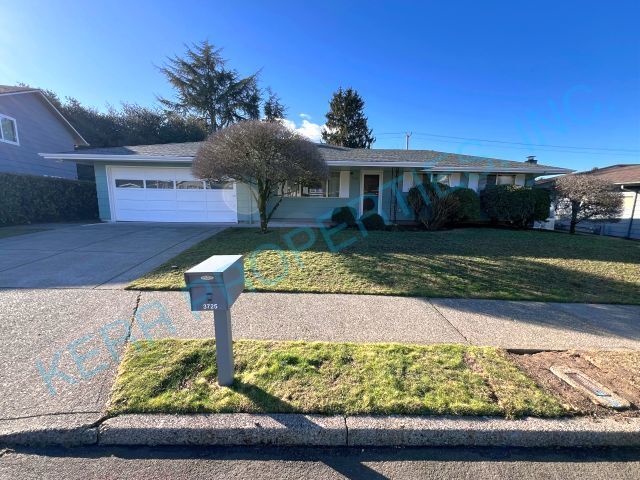 Primary Photo - 3 Bd / 1 Bth - Attached Garage - Central A...