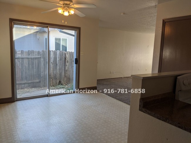 Foto del edificio - 2 Bedroom duplex in Citrus Heights