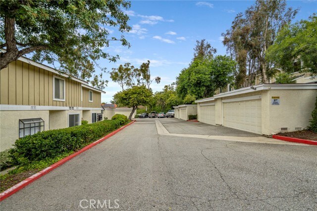 Building Photo - 23767 Highland Valley Rd
