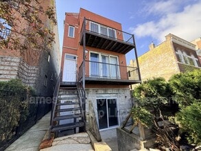 Building Photo - 2731 W Congress Pkwy