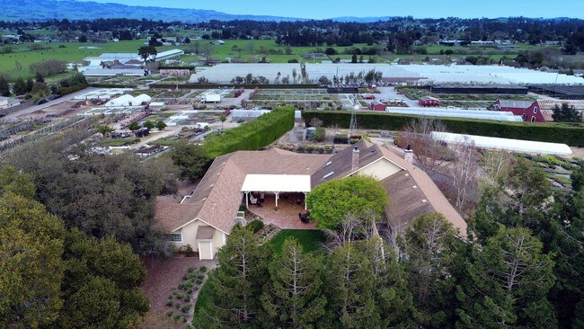 Foto del edificio - Residential Income Property
