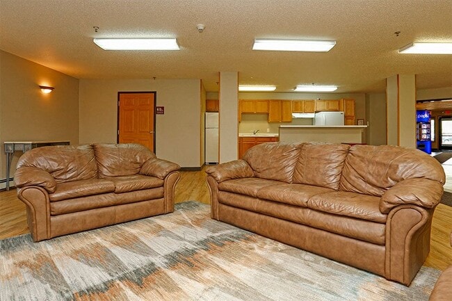 Building Photo - STERLING HEIGHTS