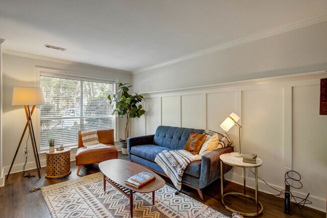 Building Photo - 252 Howle Ave