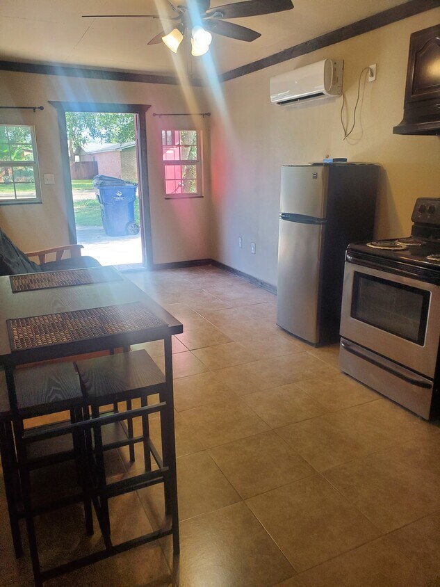 1704 Hunt Ave Unit 1, Donna, TX 78537 Apartments in Donna, TX