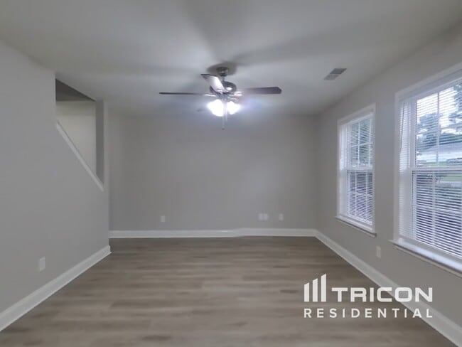 Building Photo - 2457 Terra Dr